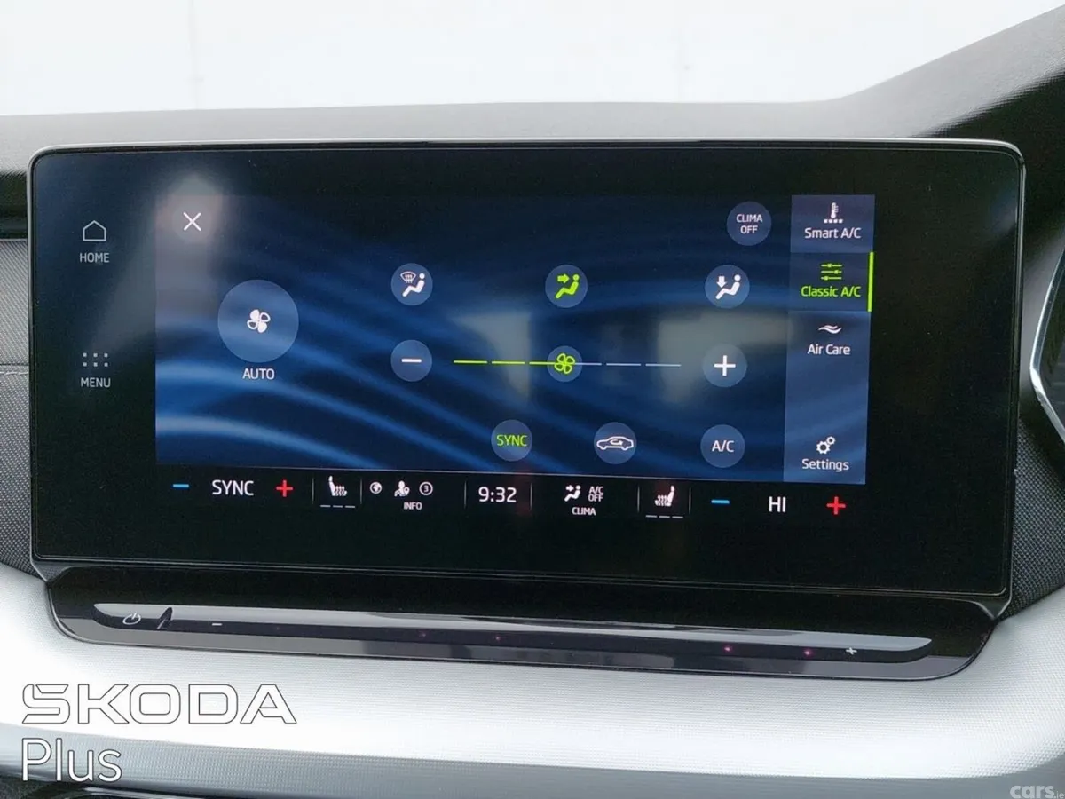 Skoda Octavia Saloon, Diesel, 2023, Grey