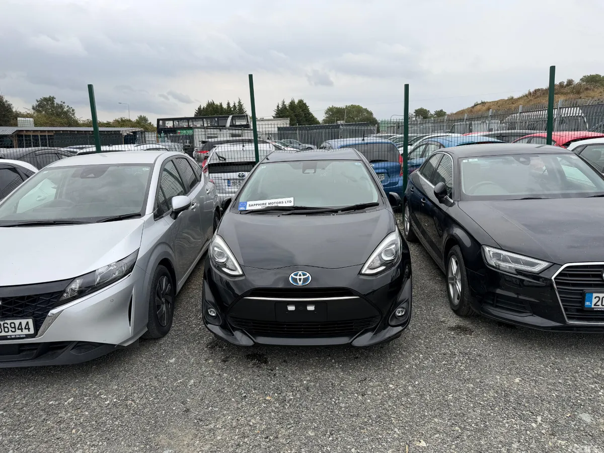 Toyota Aqua Hatchback, Petrol Hybrid, 2018, Black