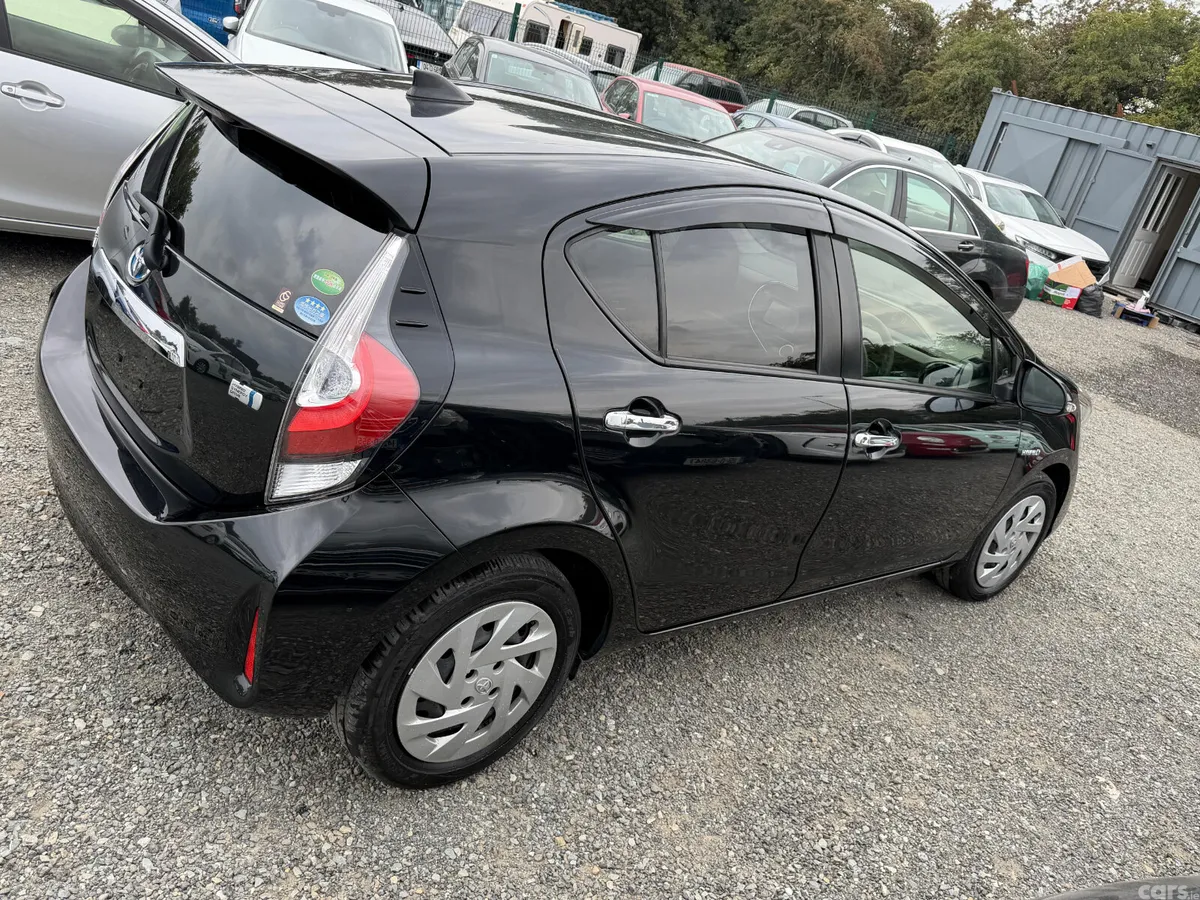 Toyota Aqua Hatchback, Petrol Hybrid, 2018, Black