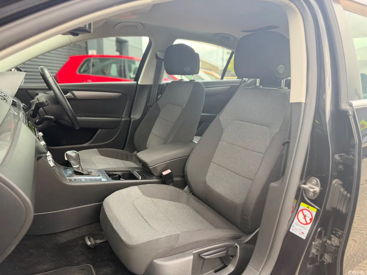 Volkswagen Passat Saloon, Petrol, 2013, Black