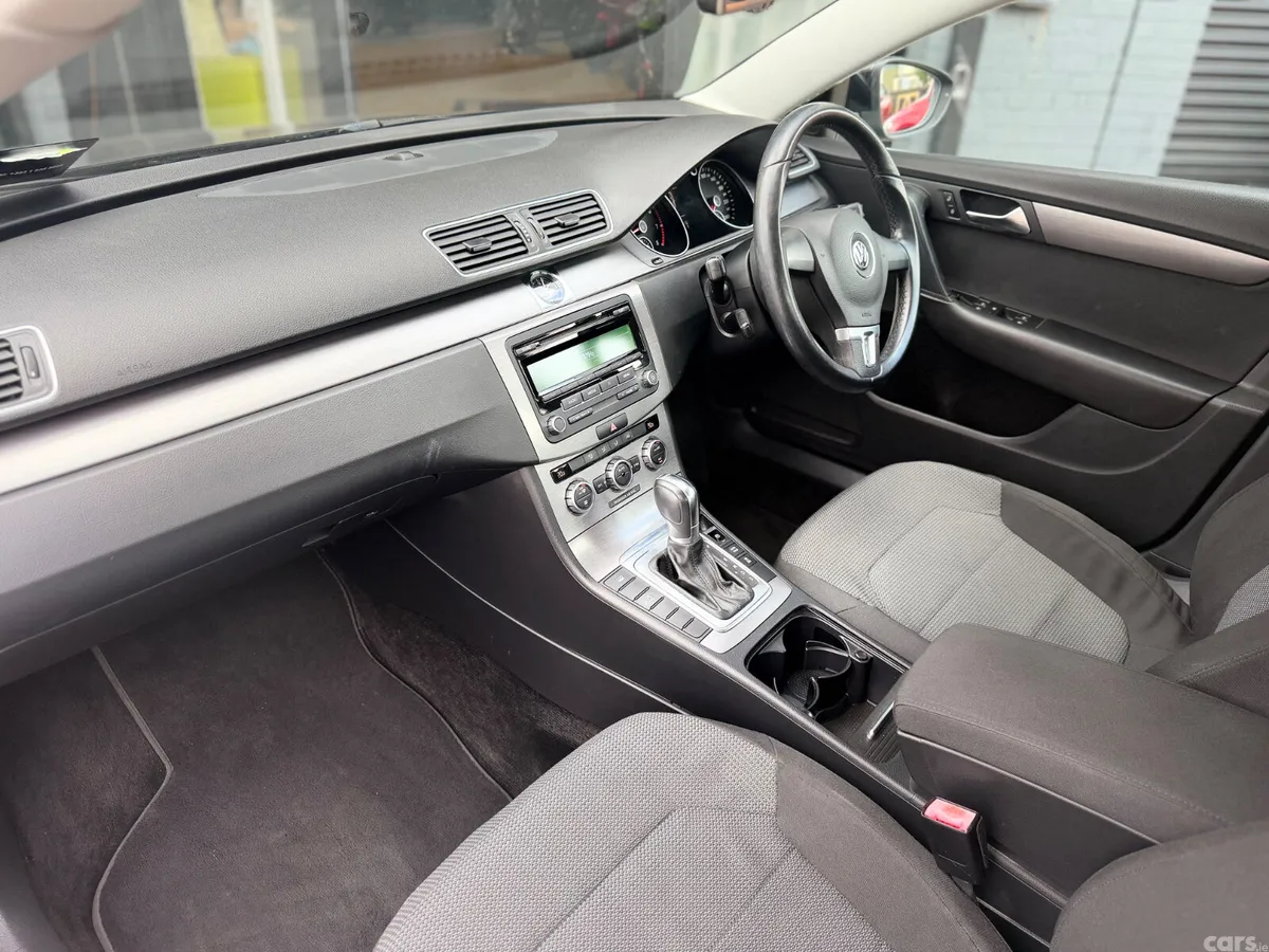 Volkswagen Passat Saloon, Petrol, 2013, Black