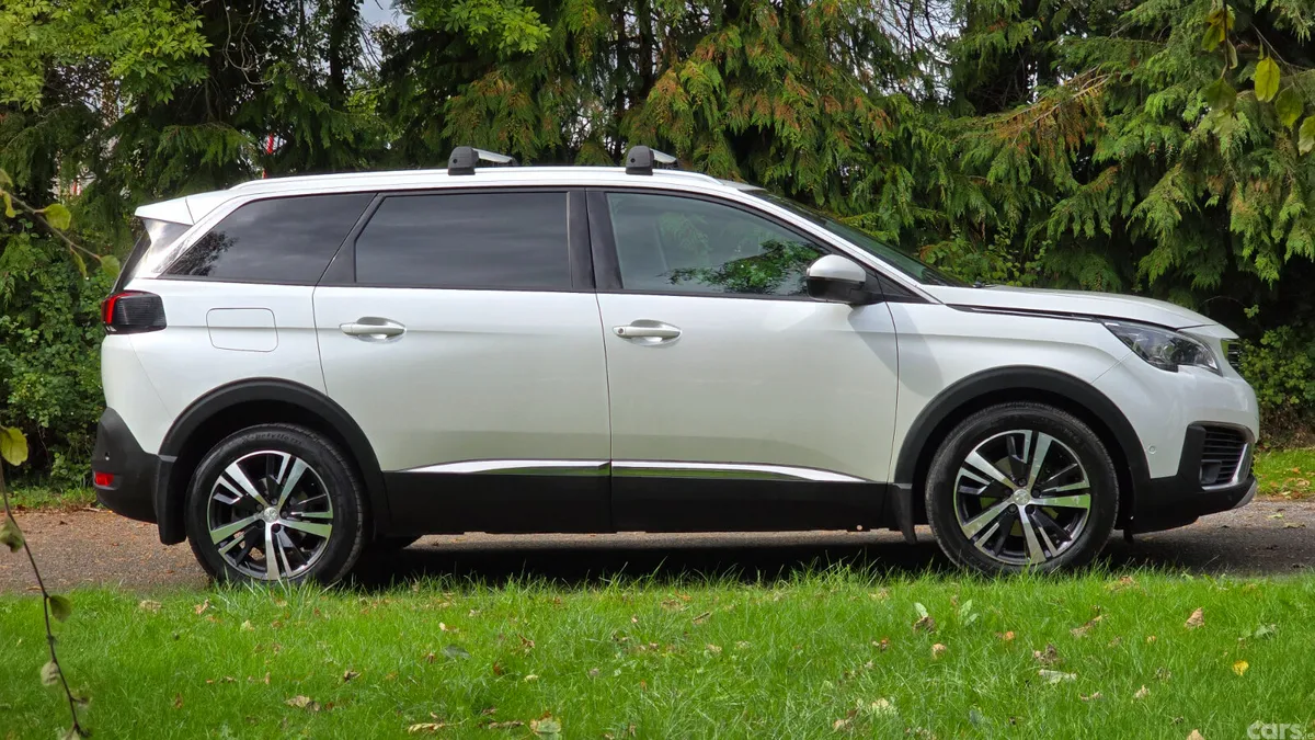 Peugeot 5008 MPV, Diesel, 2018, White