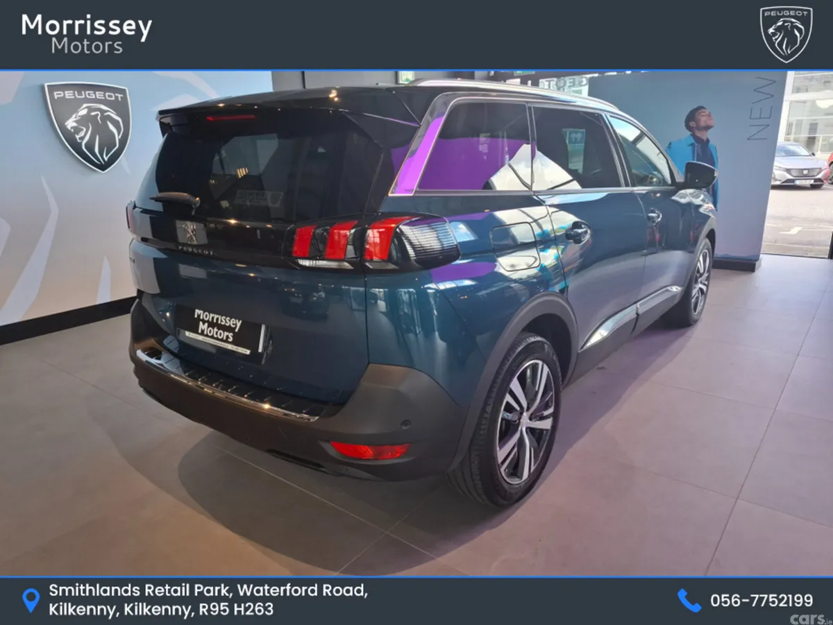 Peugeot 5008 MPV, Diesel, 2023, Blue