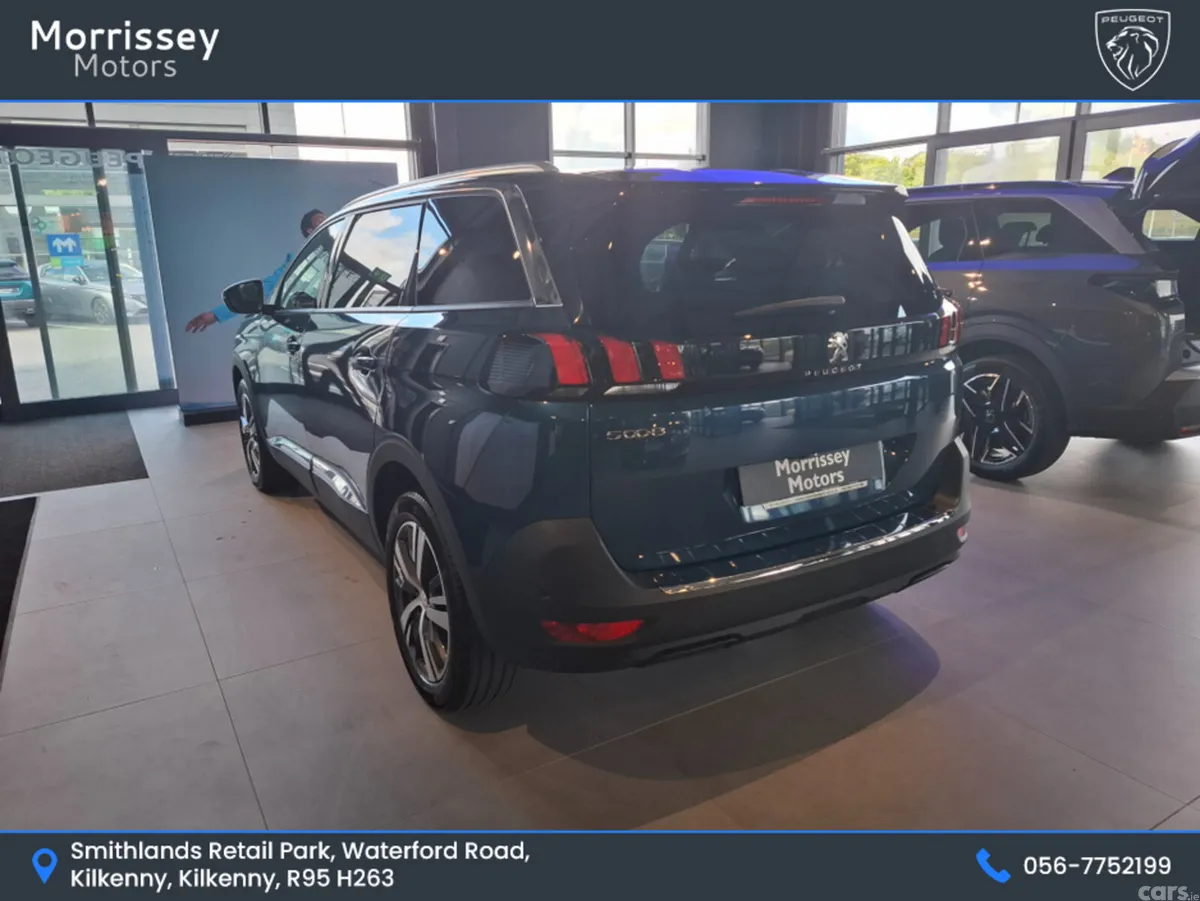 Peugeot 5008 MPV, Diesel, 2023, Blue