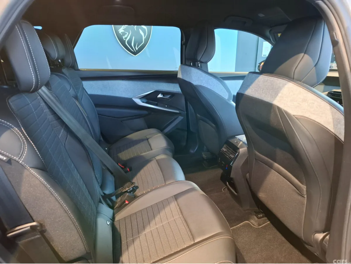 Peugeot 5008 MPV, Electric, 2026, Grey