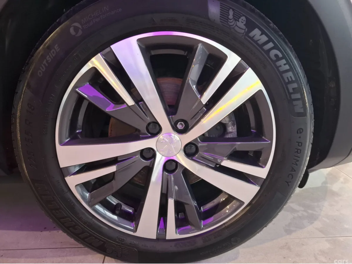 Peugeot 5008 MPV, Diesel, 2024, White