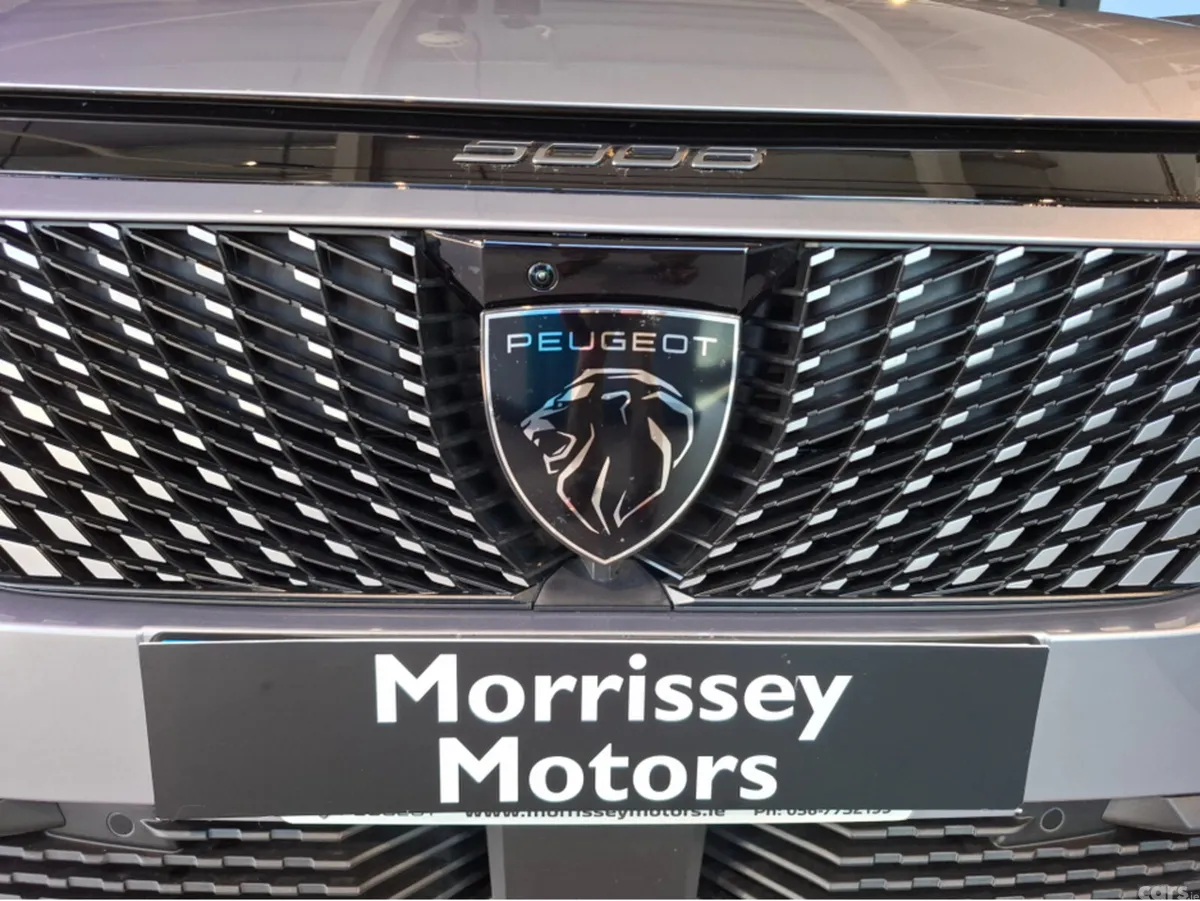 Peugeot 5008 MPV, Electric, 2026, Grey