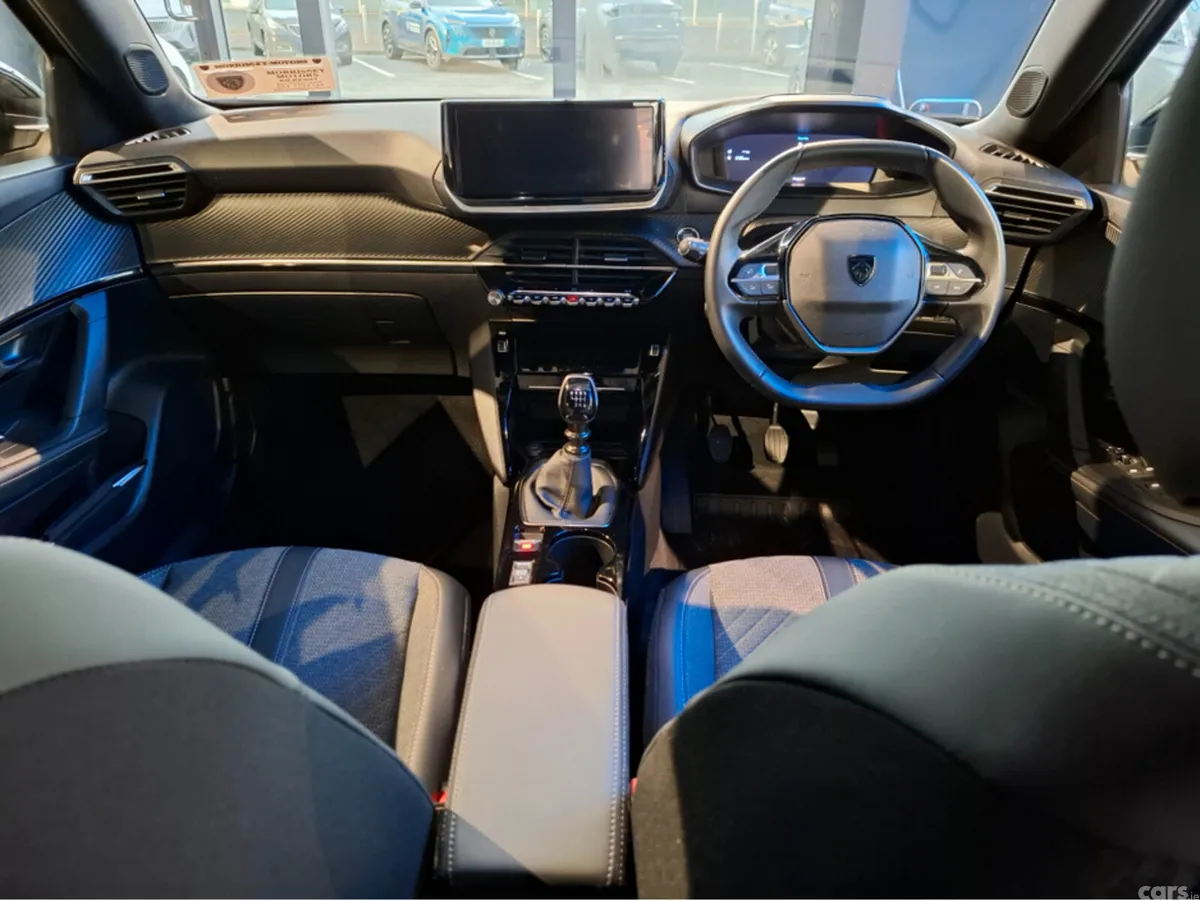 Peugeot 2008 MPV, Petrol, 2024, Grey