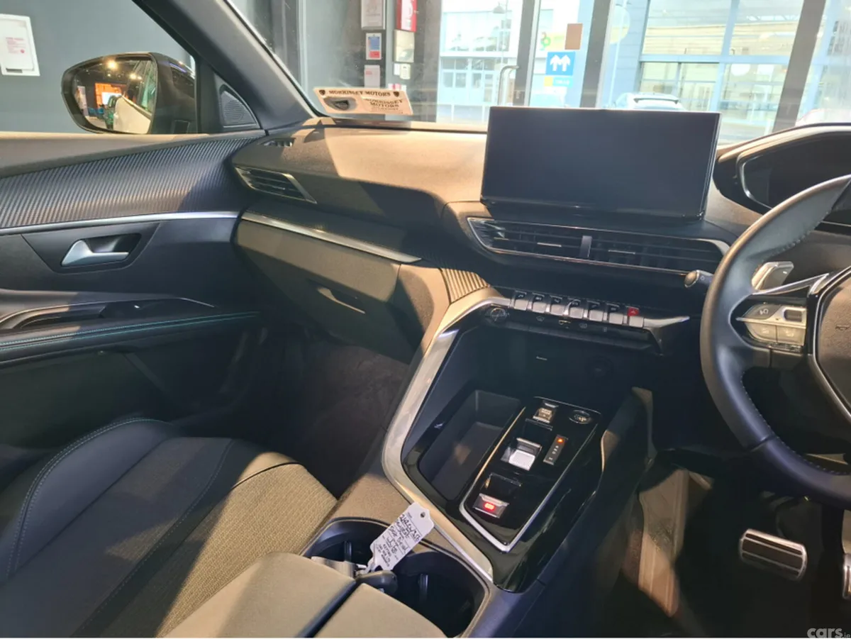 Peugeot 5008 MPV, Diesel, 2024, White