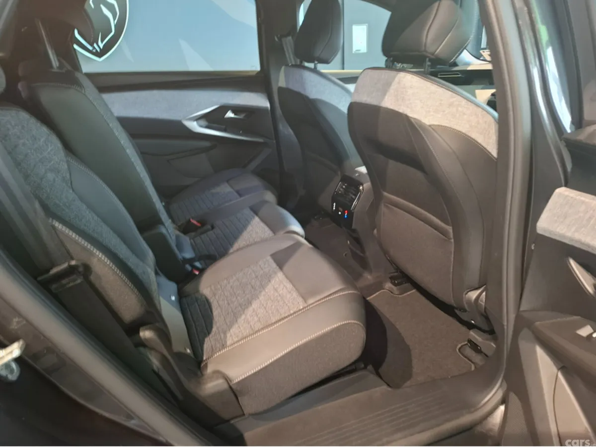 Peugeot 5008 MPV, Petrol Hybrid, 2026, Grey
