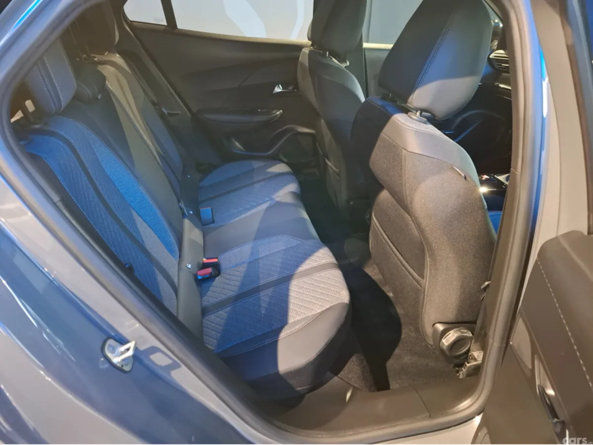 Peugeot 2008 MPV, Petrol, 2024, Grey