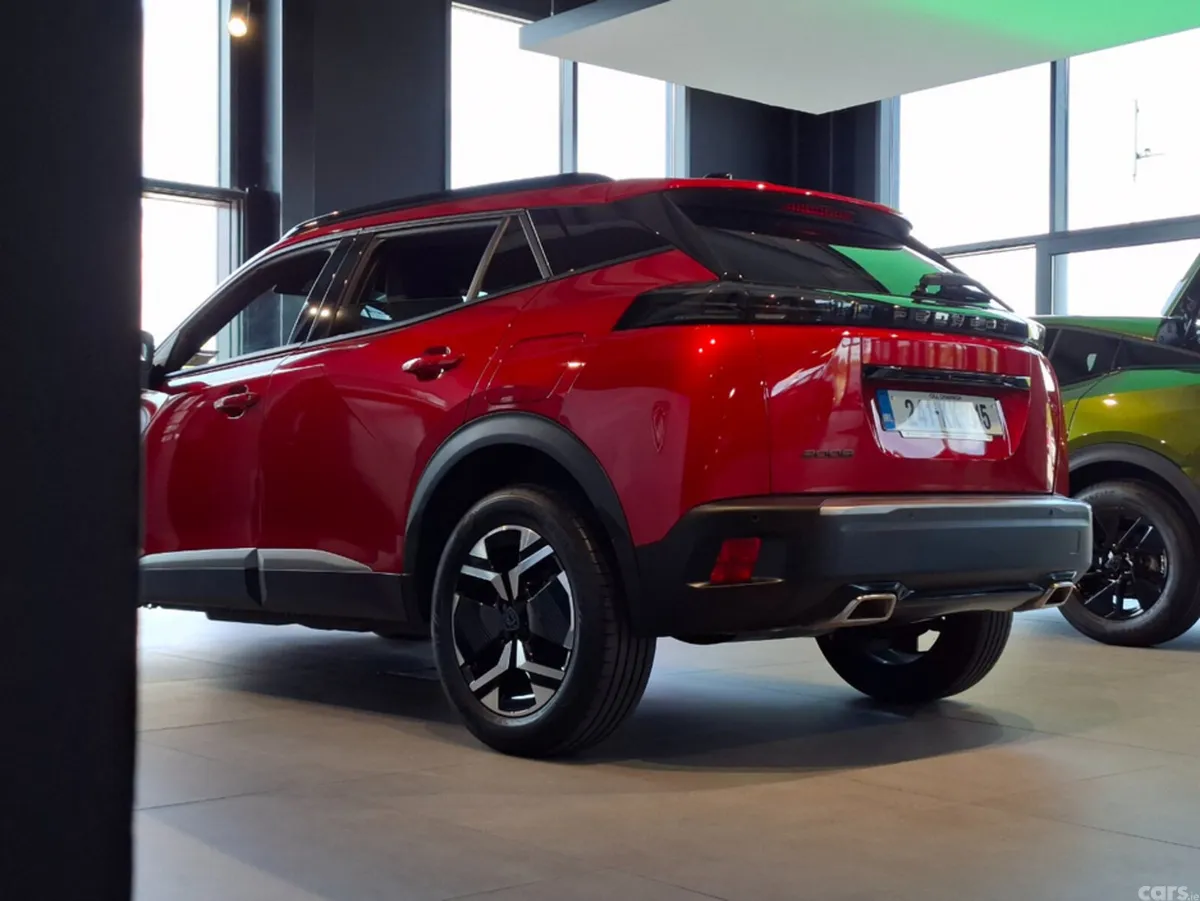 Peugeot 2008 MPV, Petrol, 2024, Red