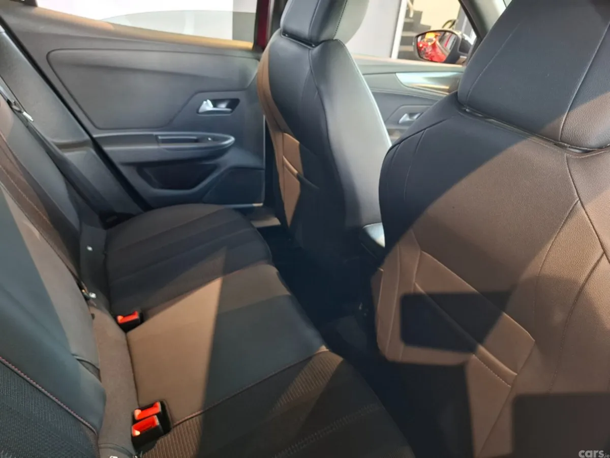 Opel Mokka MPV, Diesel, 2022, Red