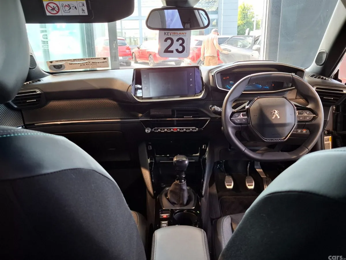 Peugeot 2008 MPV, Petrol, 2023, Grey