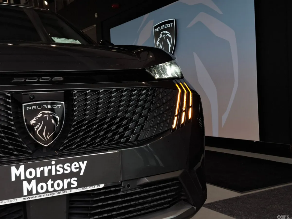 Peugeot 3008 MPV, Petrol, 2025, Grey