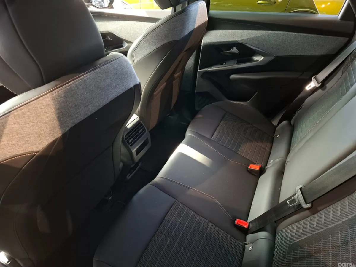 Peugeot 3008 MPV, Petrol, 2025, Grey