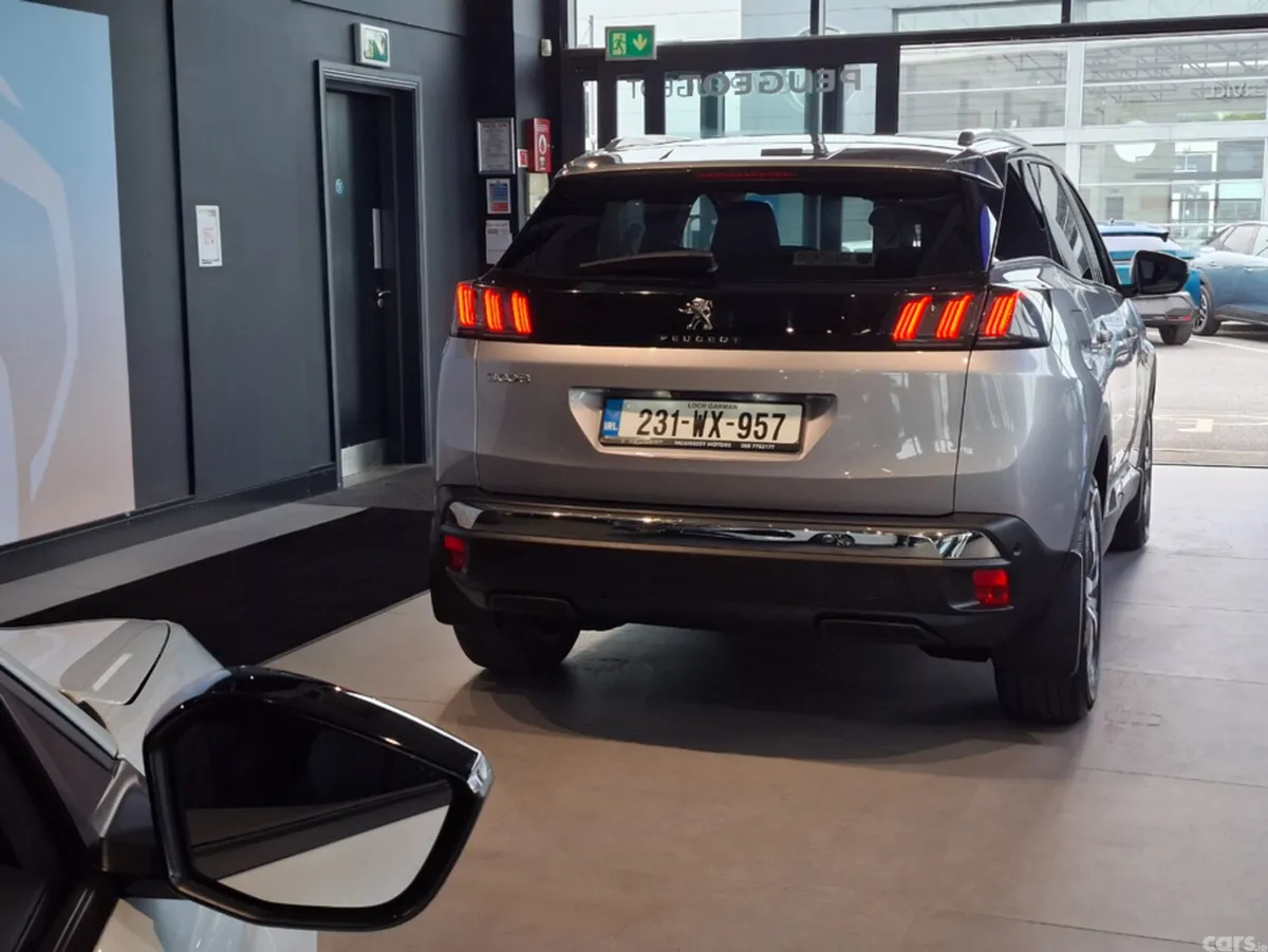 Peugeot 3008 MPV, Diesel, 2023, Grey