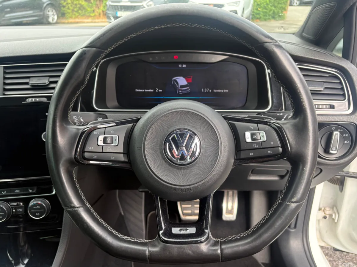 Volkswagen Golf Estate, Petrol, 2017, White