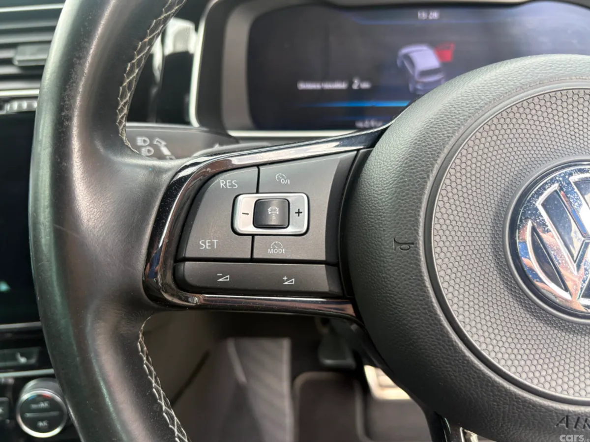 Volkswagen Golf Estate, Petrol, 2017, White