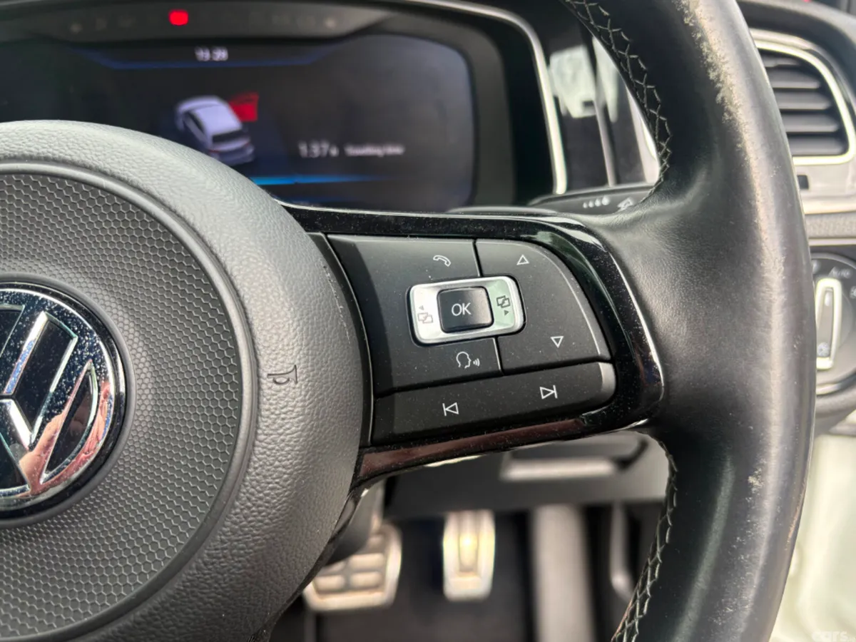 Volkswagen Golf Estate, Petrol, 2017, White