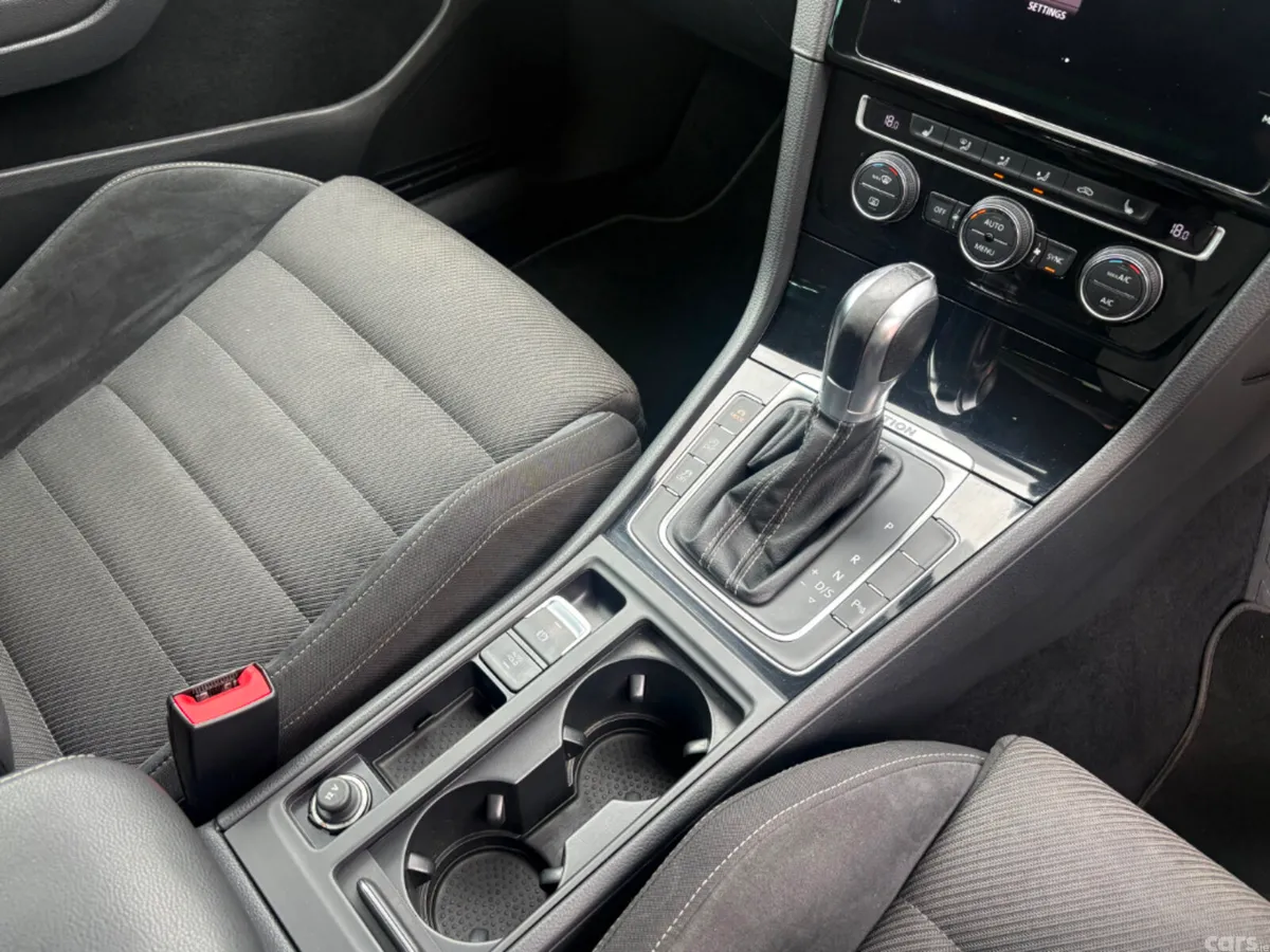 Volkswagen Golf Estate, Petrol, 2017, White