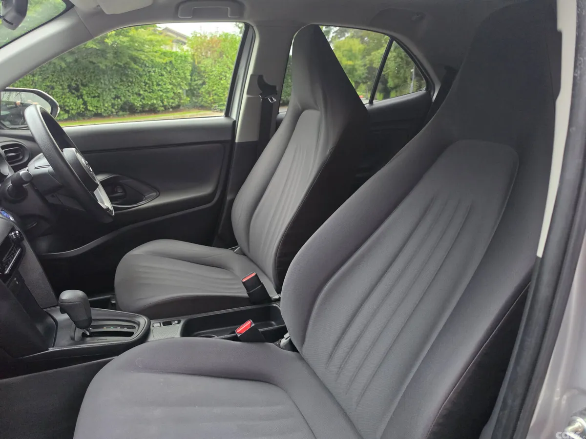 Toyota Yaris Cross Estate, Petrol Hybrid, 2021, Beige