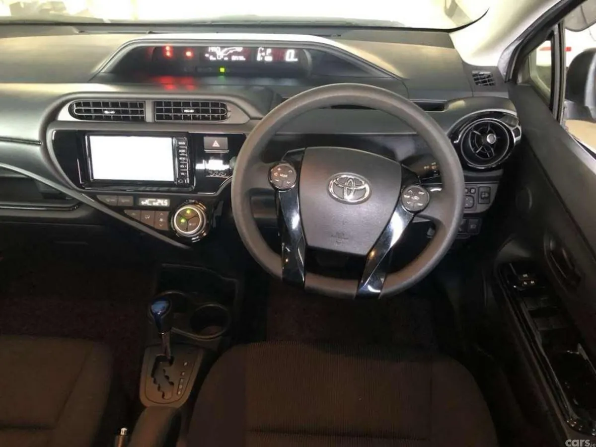 Toyota Aqua Hatchback, Petrol Hybrid, 2017, Silver