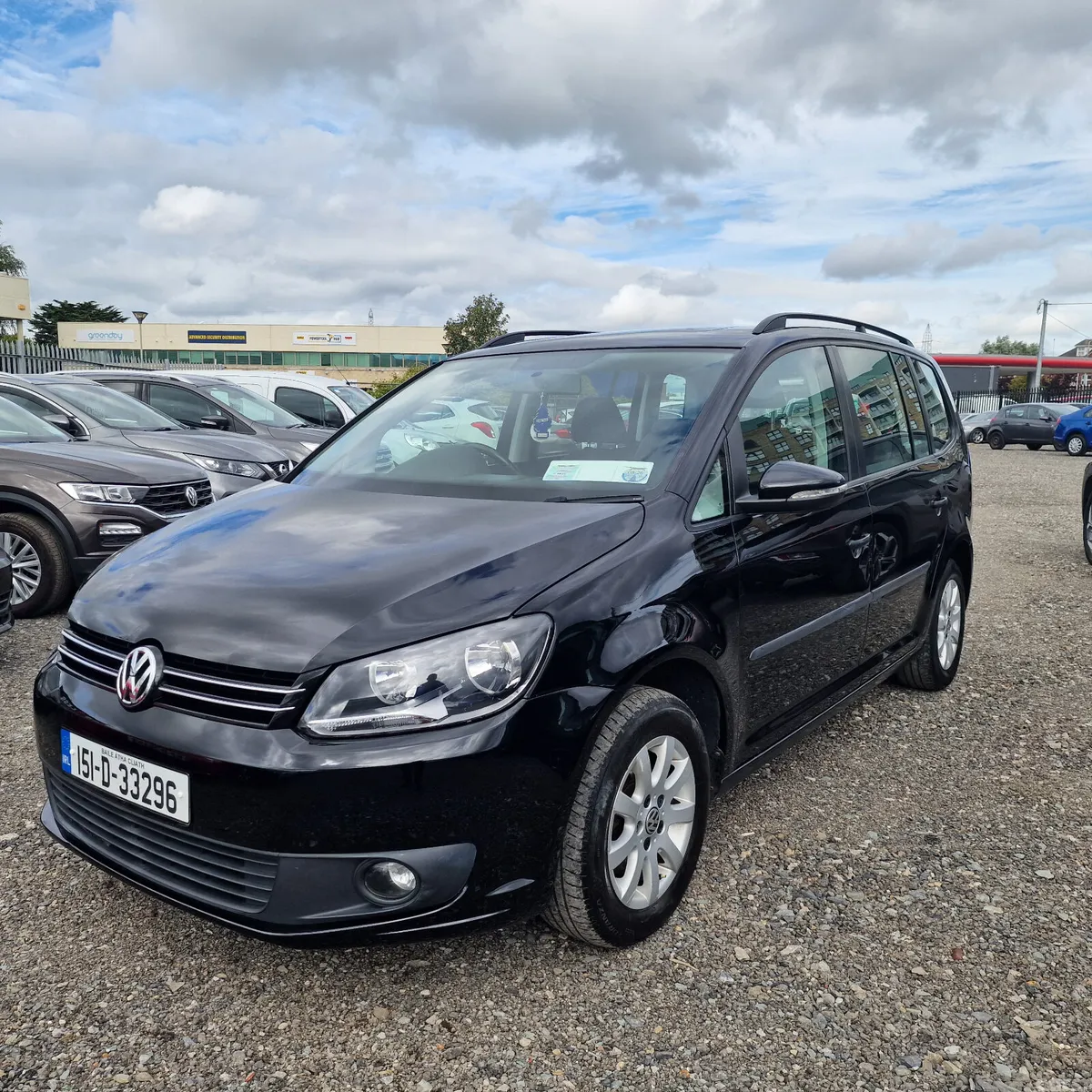 Volkswagen Touran MPV, Diesel, 2015, Black