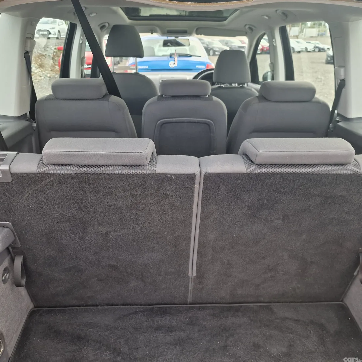 Volkswagen Touran MPV, Diesel, 2015, Black