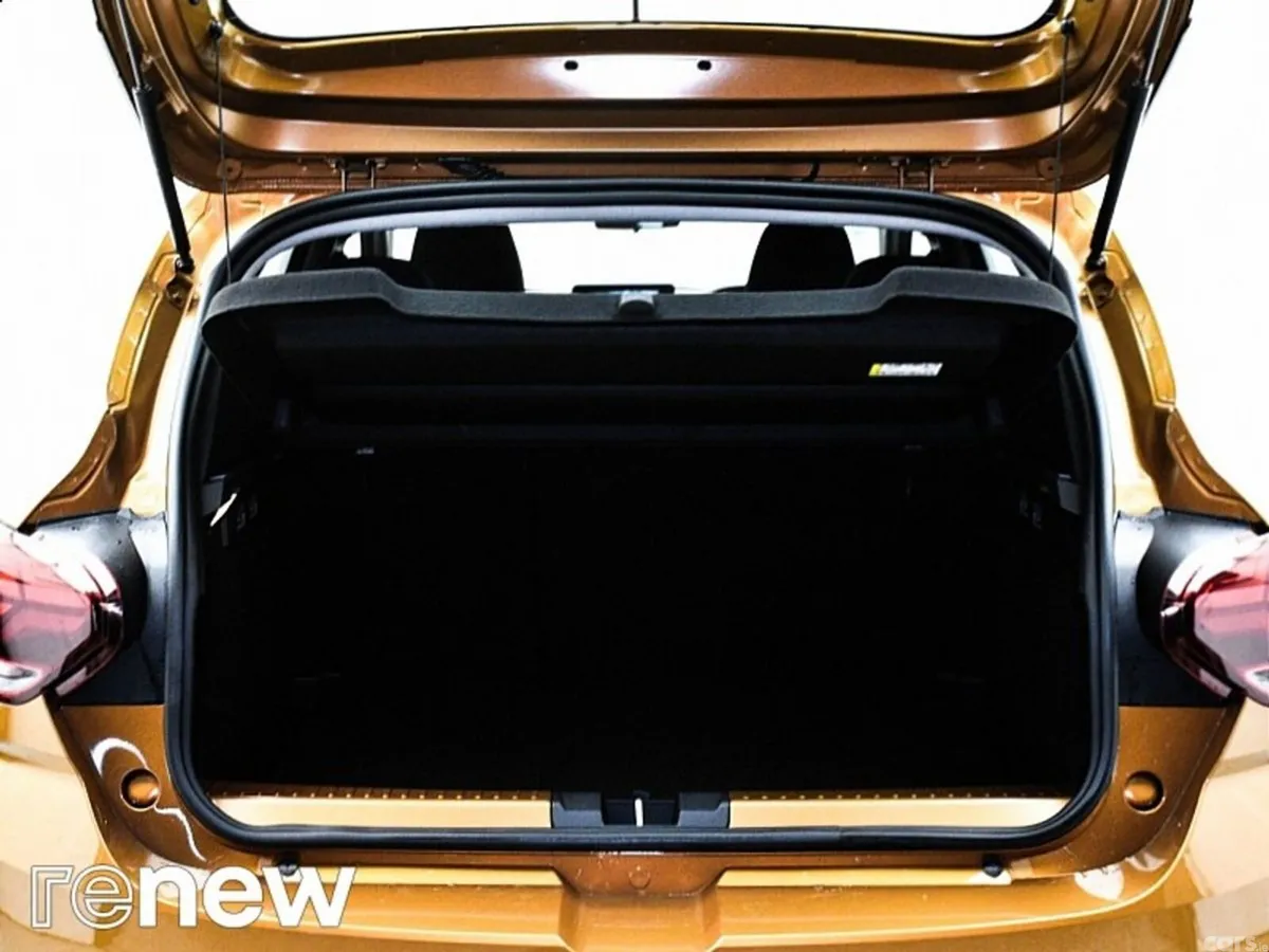Dacia Sandero Stepway SUV, Petrol, 2023, Orange
