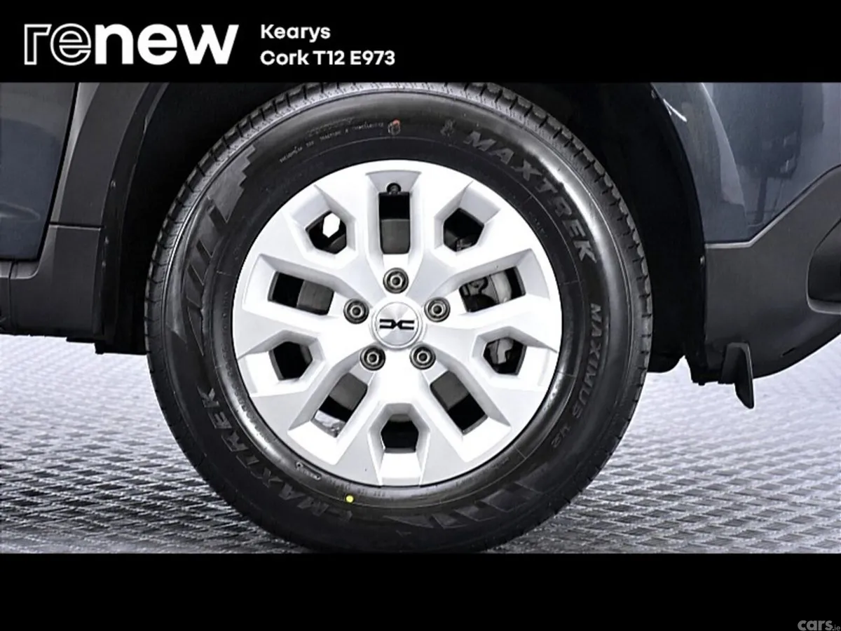 Dacia Duster SUV, Petrol, 2023, Grey