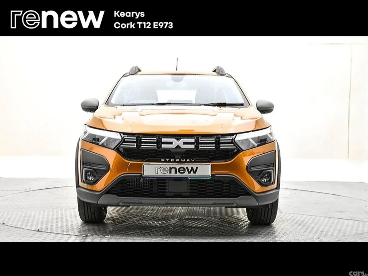 Dacia Sandero Stepway SUV, Petrol, 2023, Orange