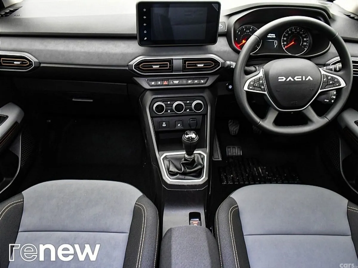 Dacia Sandero Stepway SUV, Petrol, 2024, White