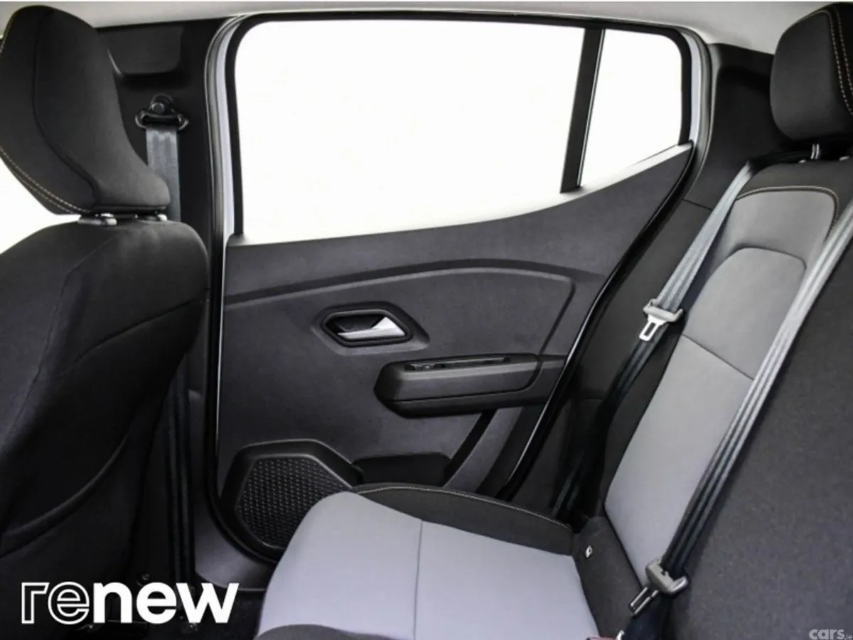 Dacia Sandero Stepway SUV, Petrol, 2024, White