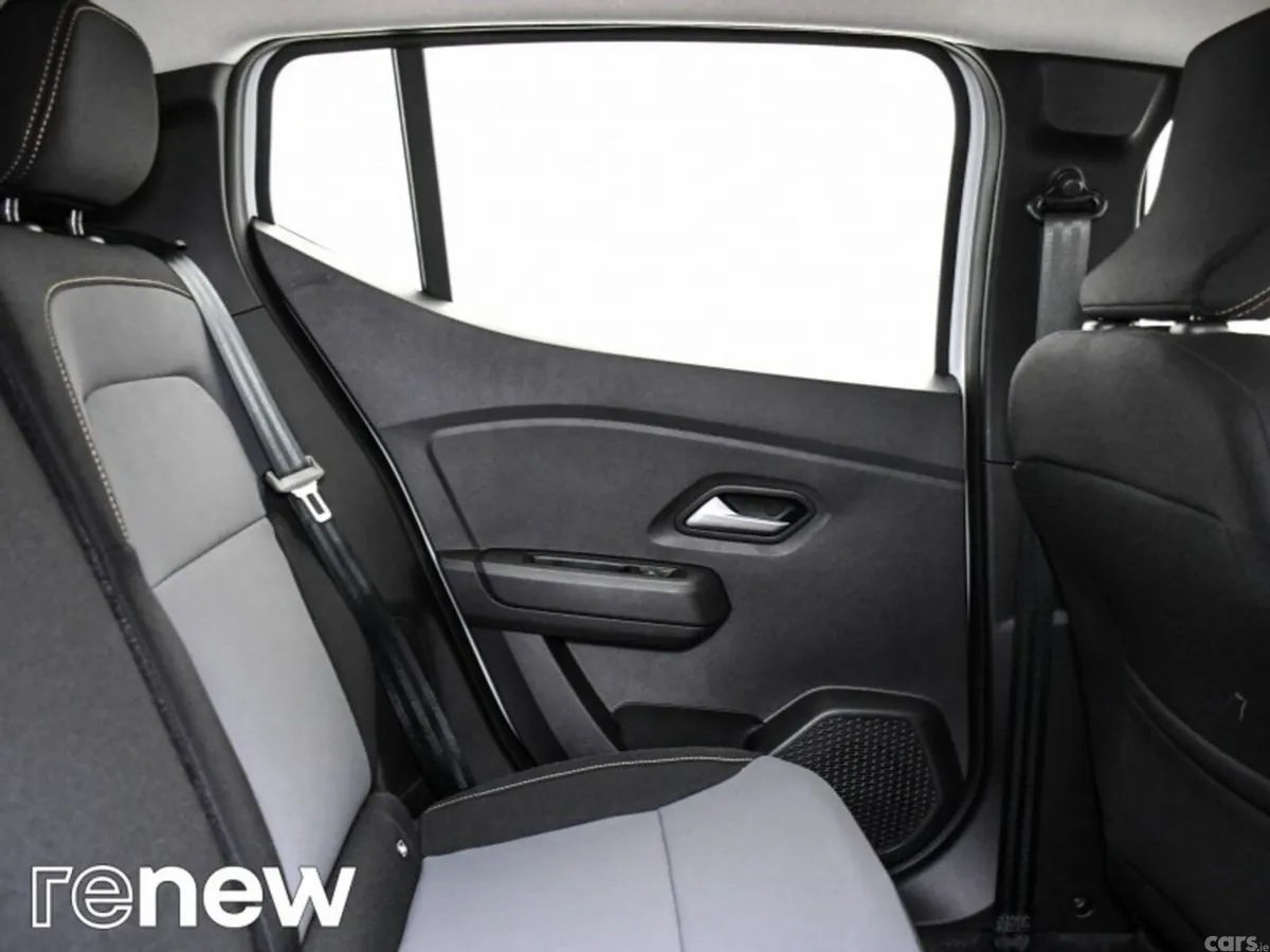 Dacia Sandero Stepway SUV, Petrol, 2024, White