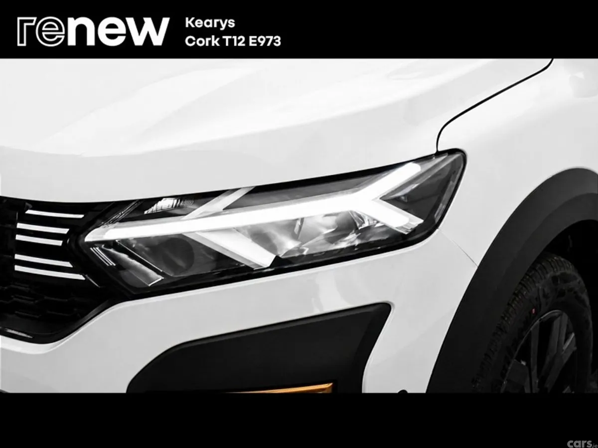 Dacia Sandero Stepway SUV, Petrol, 2024, White