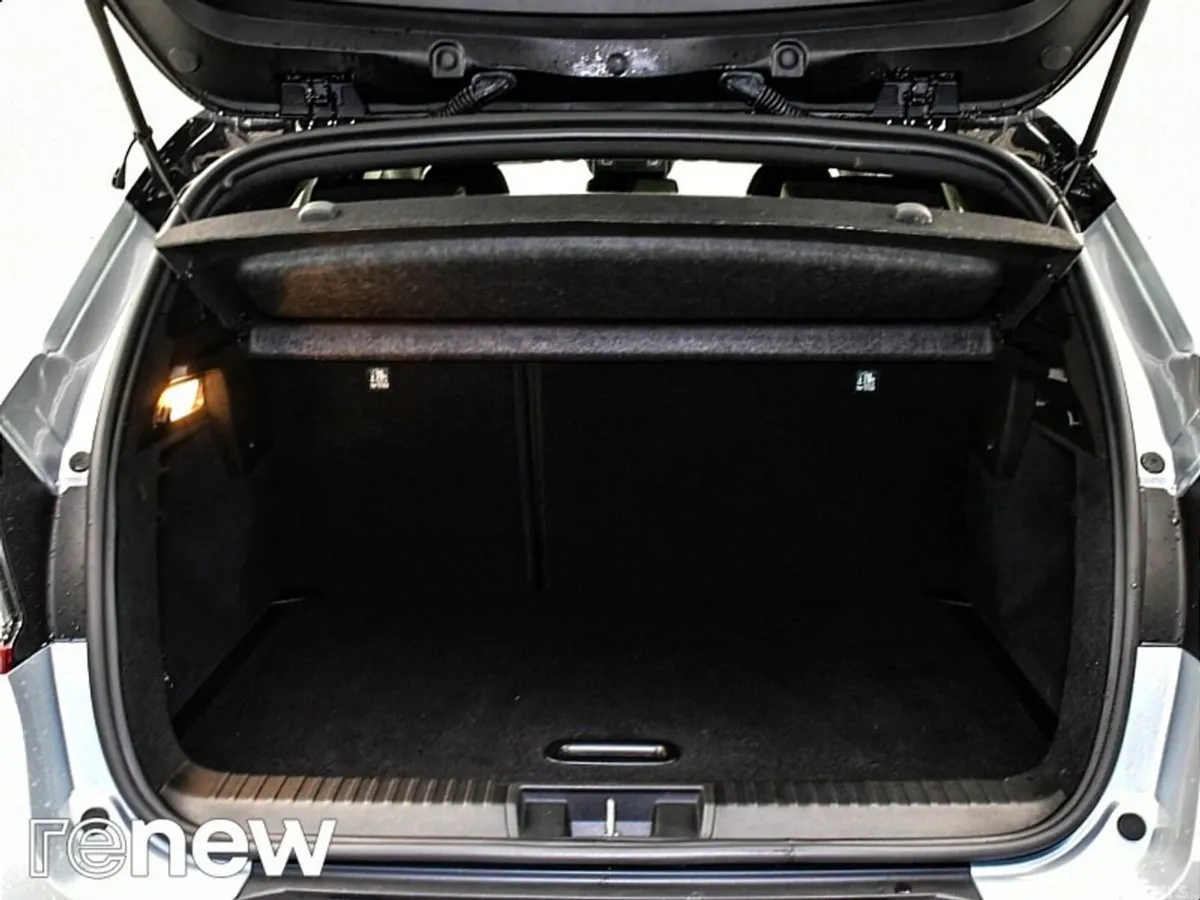 Renault Captur SUV, Petrol, 2022, Silver