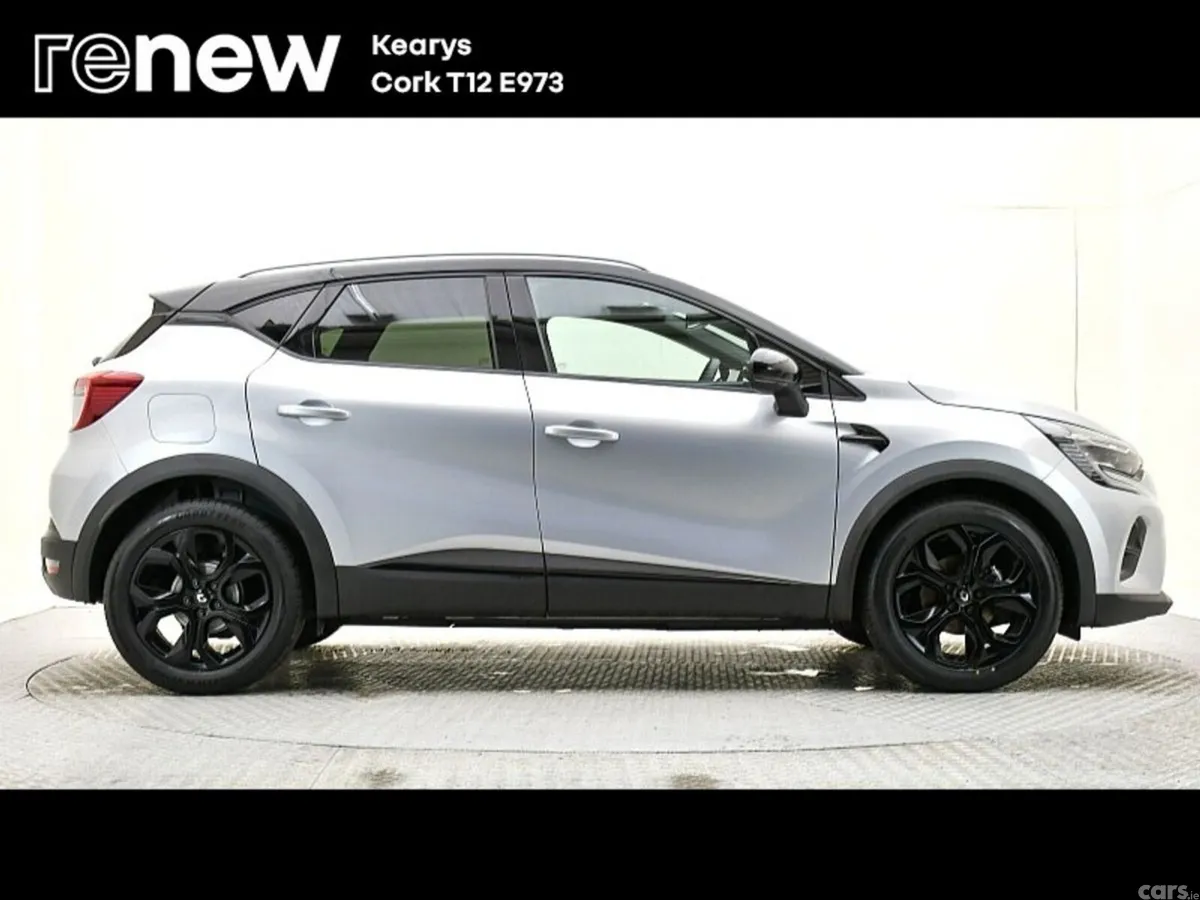 Renault Captur SUV, Petrol, 2022, Silver