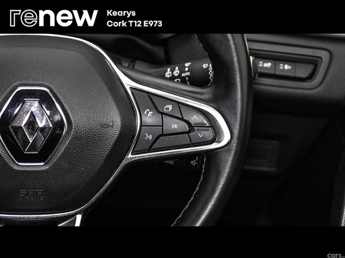 Renault Captur SUV, Petrol, 2022, Silver