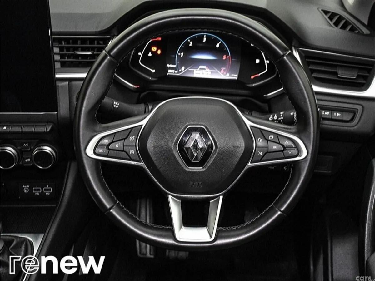 Renault Captur SUV, Petrol, 2022, Silver