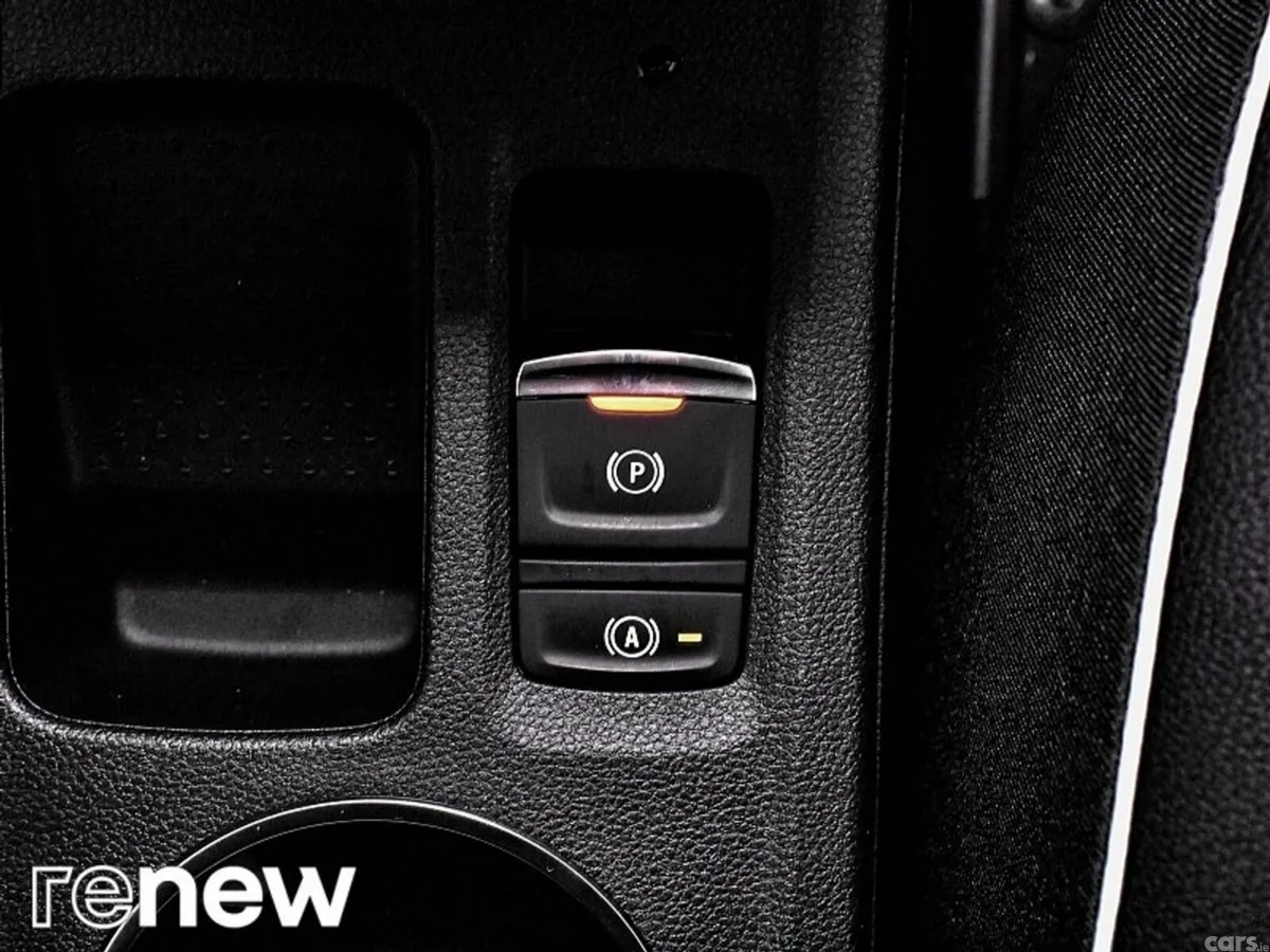 Renault Captur SUV, Petrol, 2022, Silver