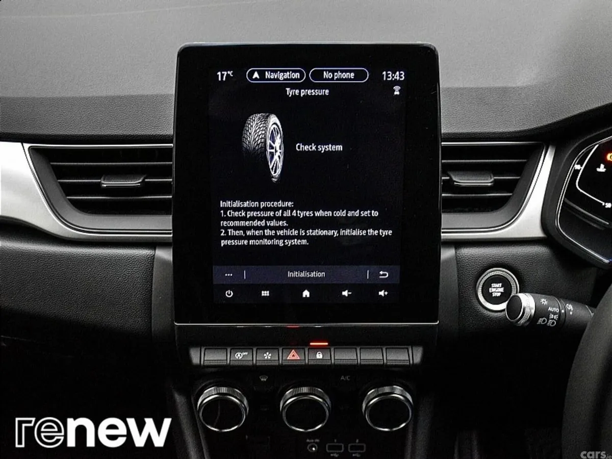 Renault Captur SUV, Petrol, 2022, Silver