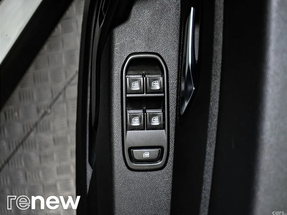 Dacia Duster SUV, Petrol, 2022, White