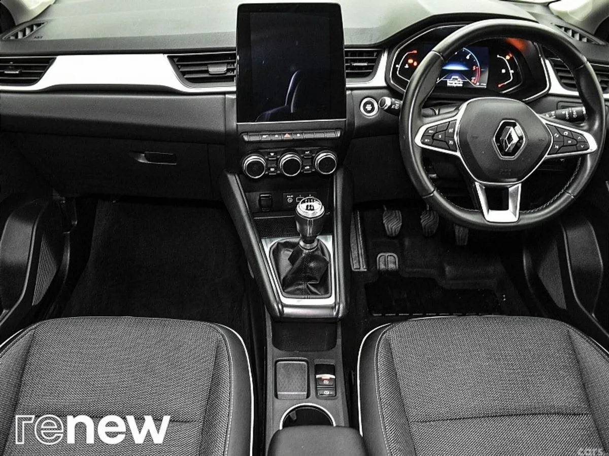 Renault Captur SUV, Petrol, 2022, Silver