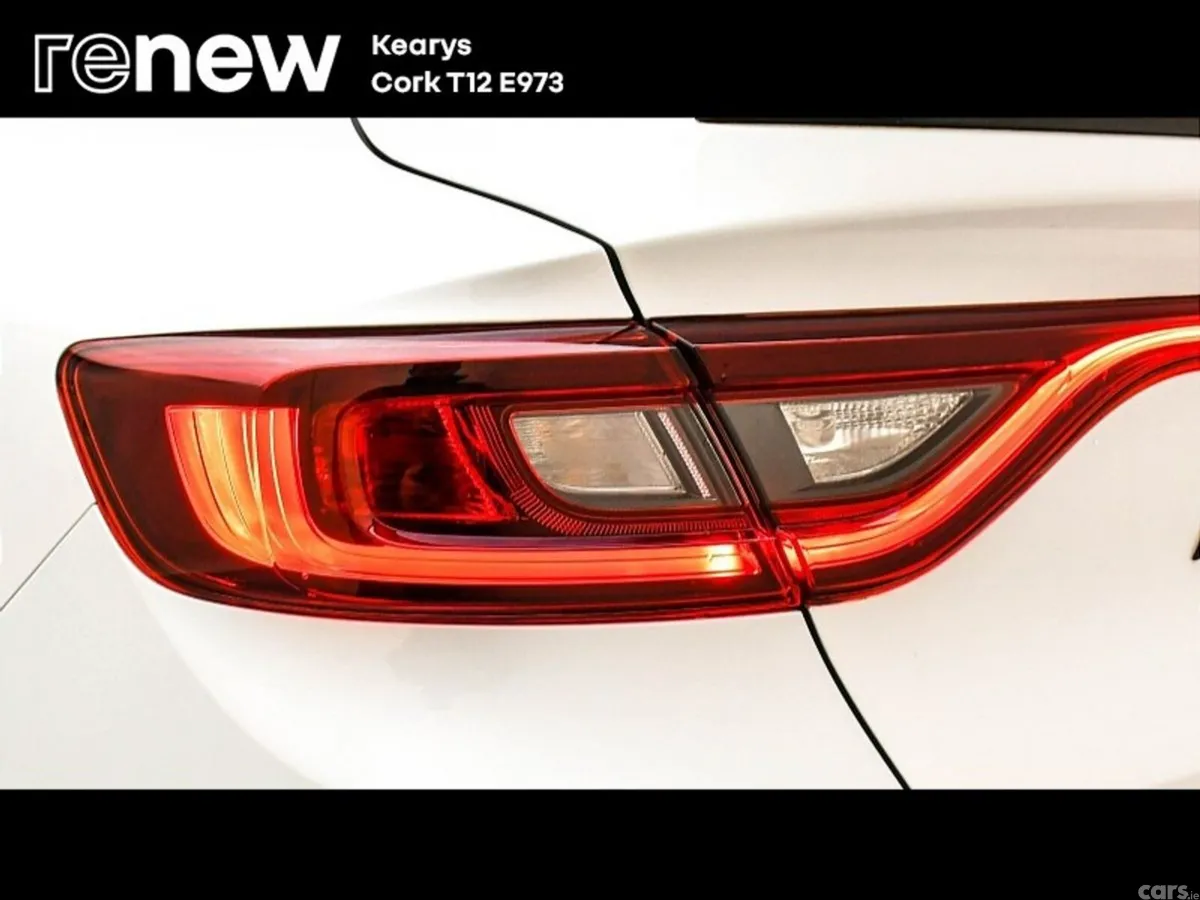 Renault Arkana SUV, Petrol Hybrid, 2023, White