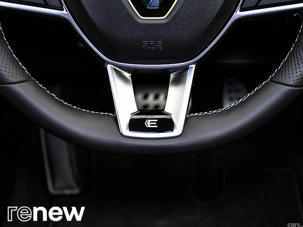 Renault Arkana SUV, Petrol Hybrid, 2023, White