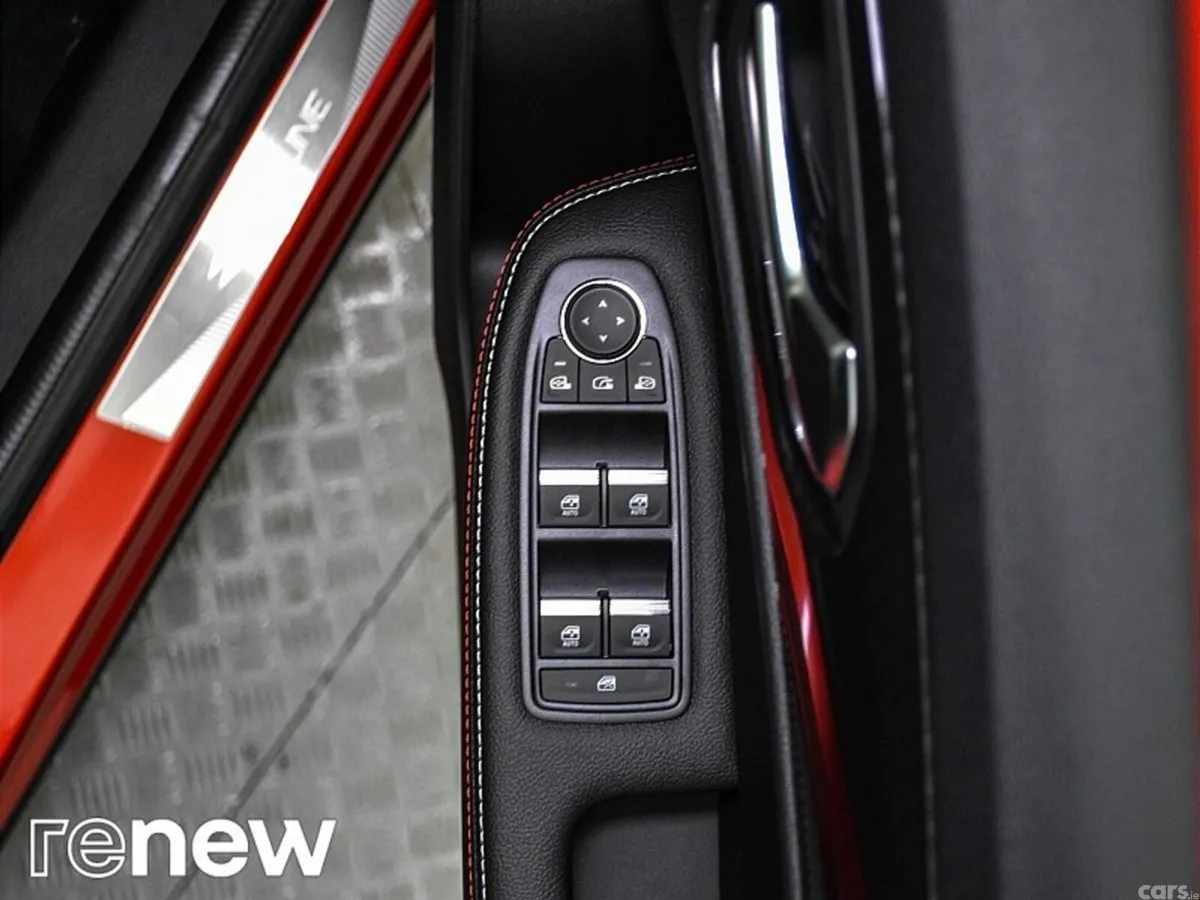Renault Arkana SUV, Petrol, 2022, Red