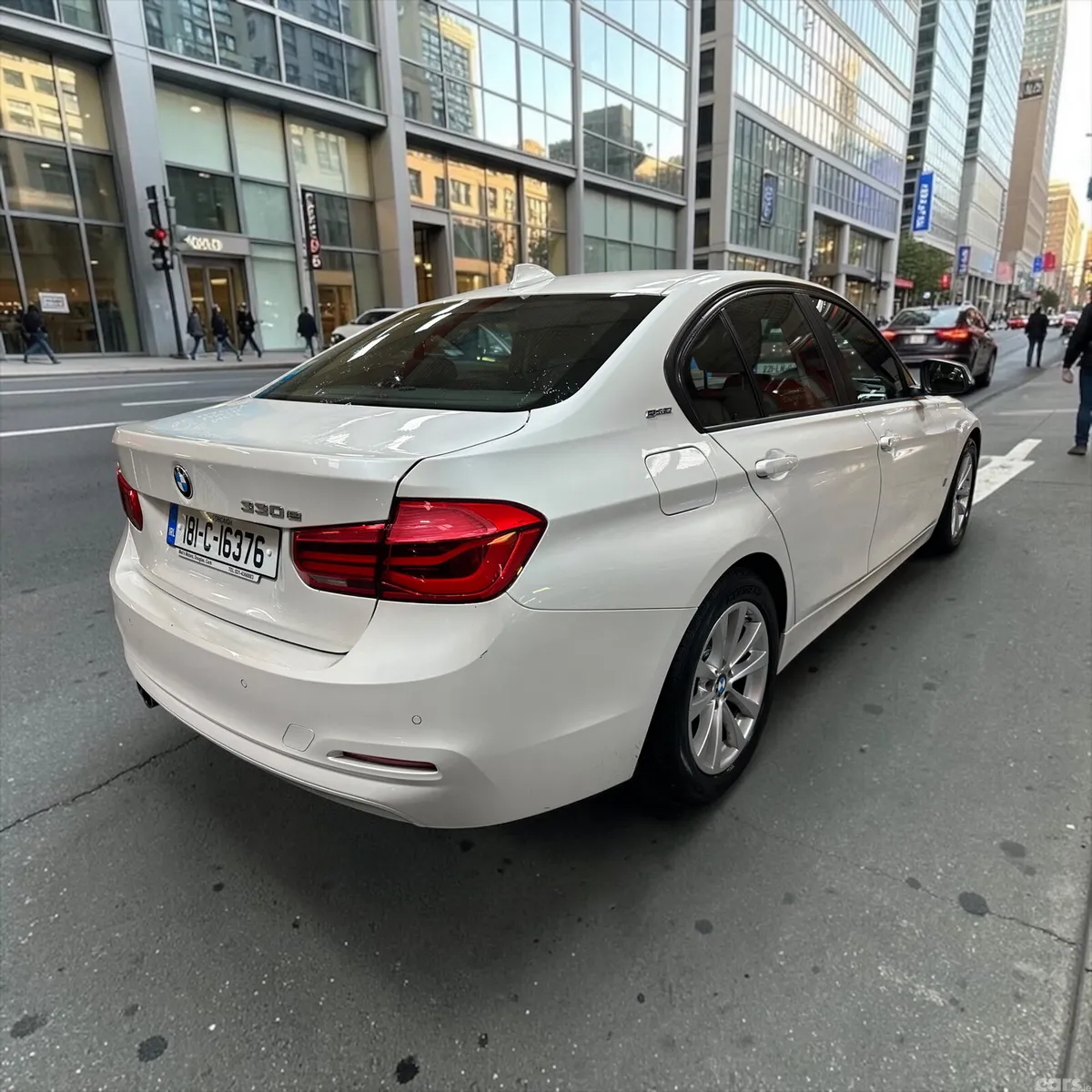 BMW 3-Series Saloon, Petrol Plug-in Hybrid, 2018, White