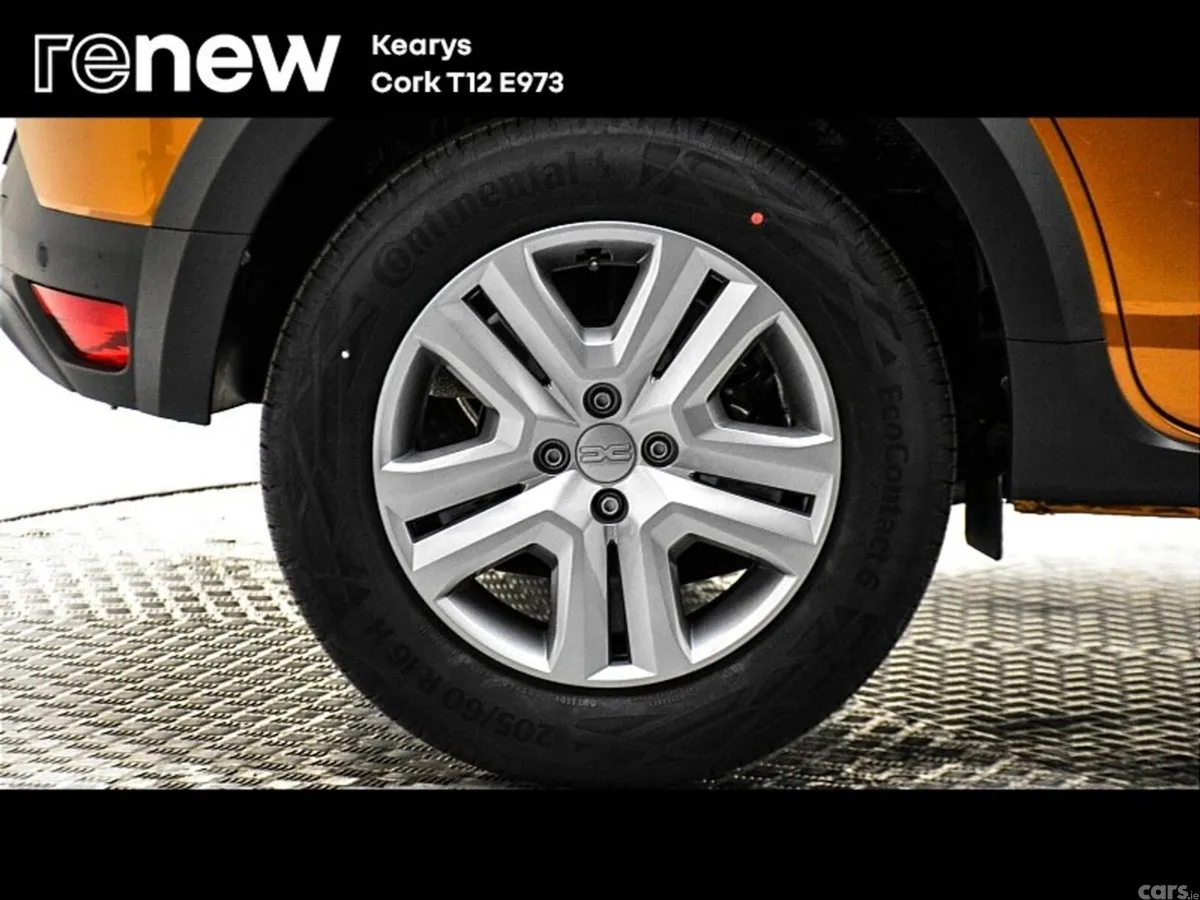 Dacia Sandero Stepway SUV, Petrol, 2023, Orange
