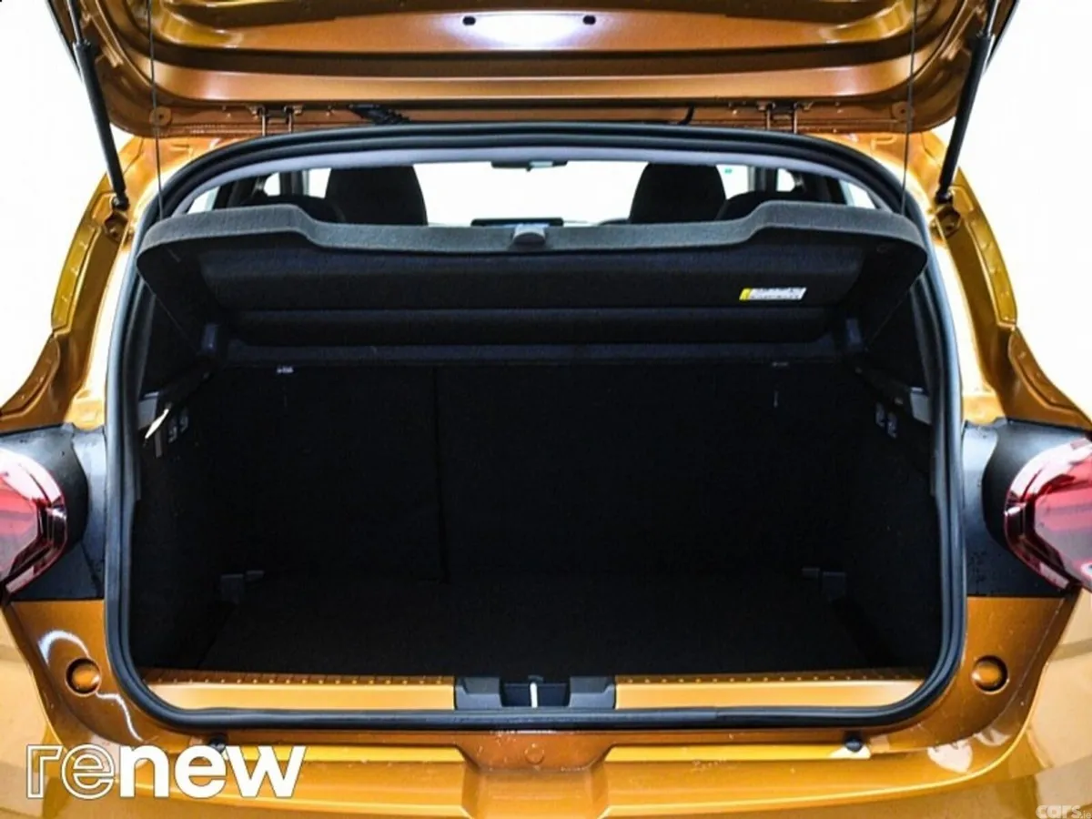 Dacia Sandero Stepway SUV, Petrol, 2023, Orange